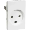 LK FUGA STIKKONTAKT HVID 1 1/2 MODUL M/JORD