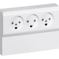 LK OPUS 66 TRIPPEL STIKONTAKT MED PANEL HVID M/JORD