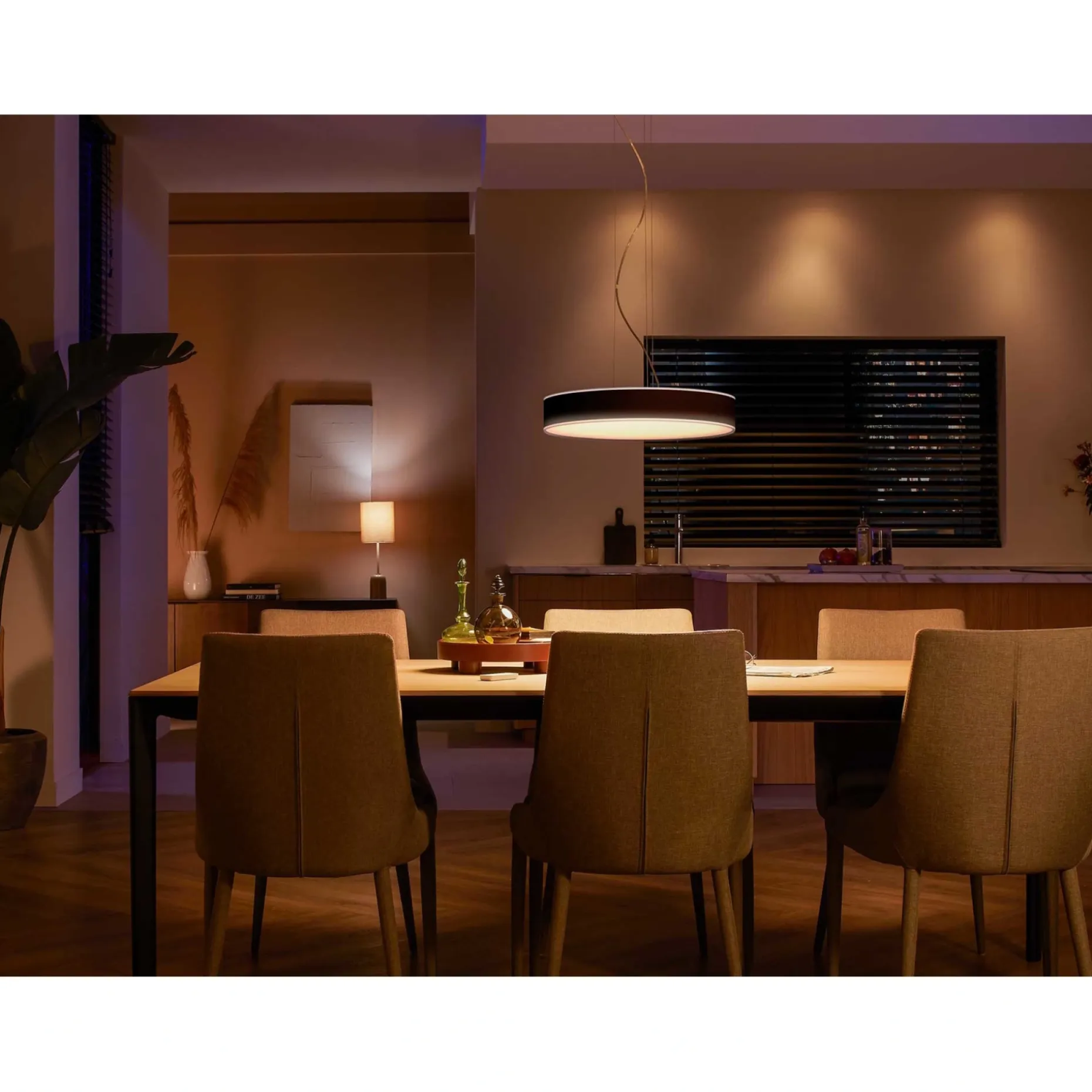 PHILIPS HUE WA ENRAVE PENDEL SORT 47 CM