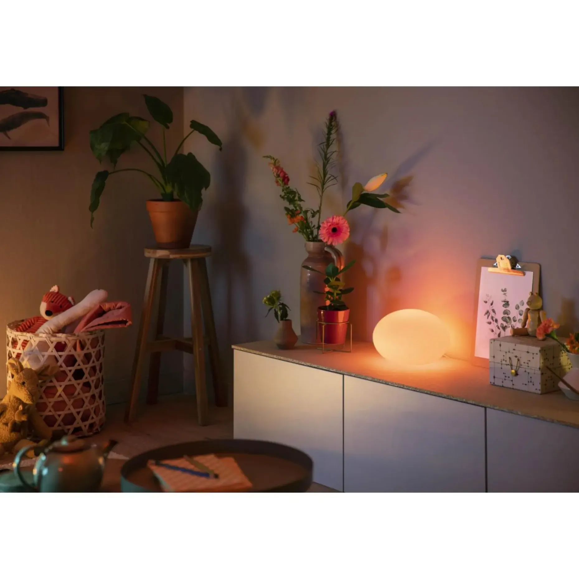 PHILIPS HUE WCA FLOURISH BORDLAMPE HVID 26,1 CM