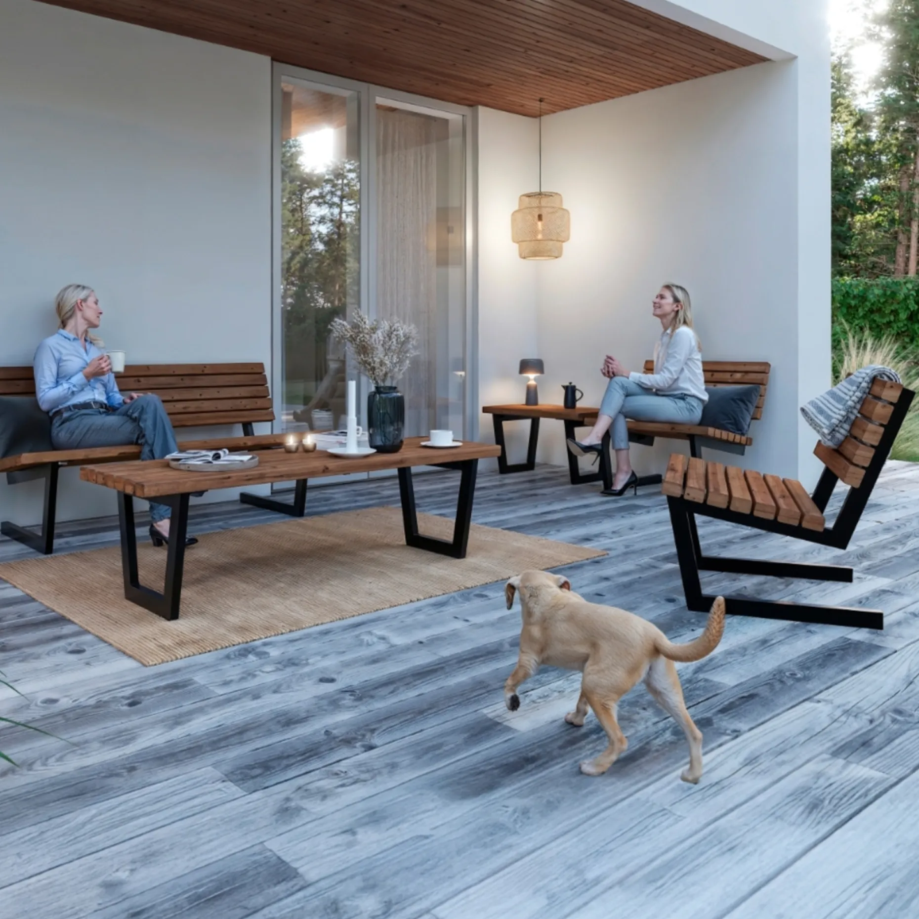 PLUS LOUNGEBORD GYLDENBRUN