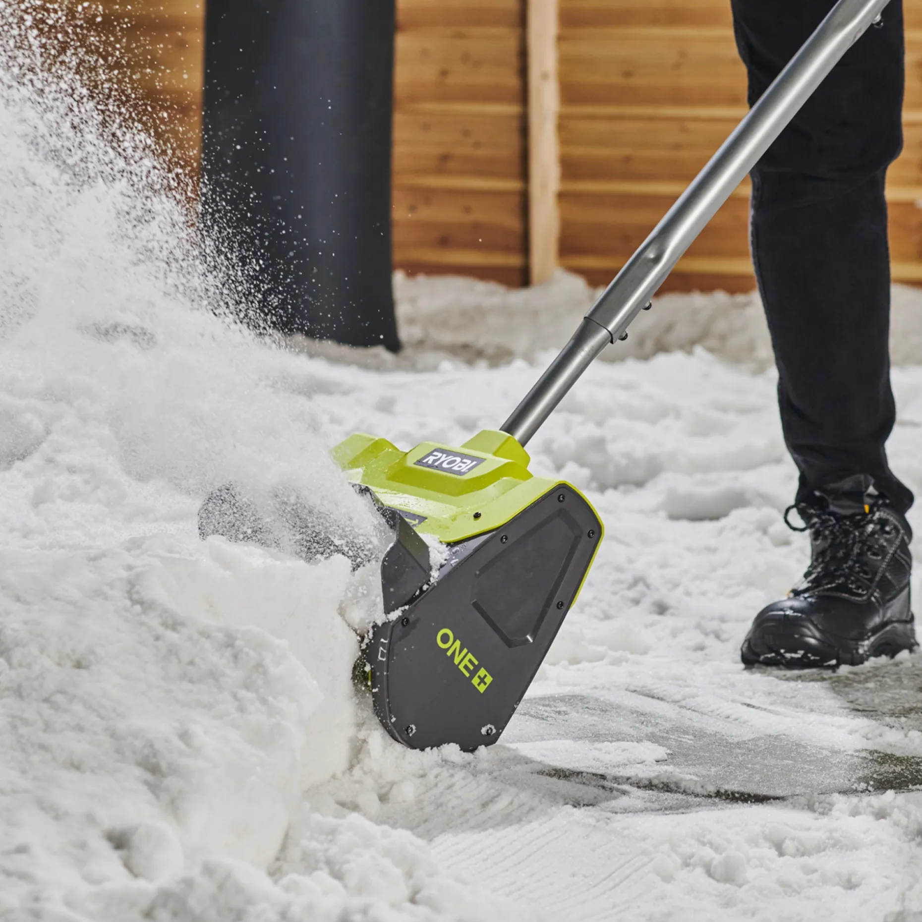 RYOBI SNESLYNGE AKKU 25 CM MED BATTERI OG LADER